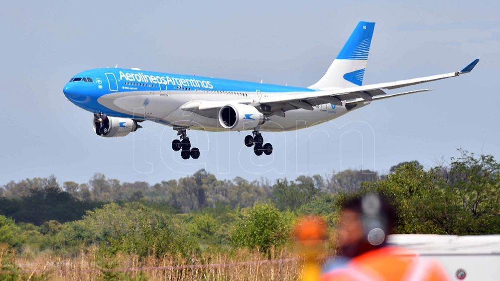 Lleg&oacute; el avi&oacute;n de Aerol&iacute;neas Argentinas procedente de Mosc&uacute; con la segunda tanda de vacunas