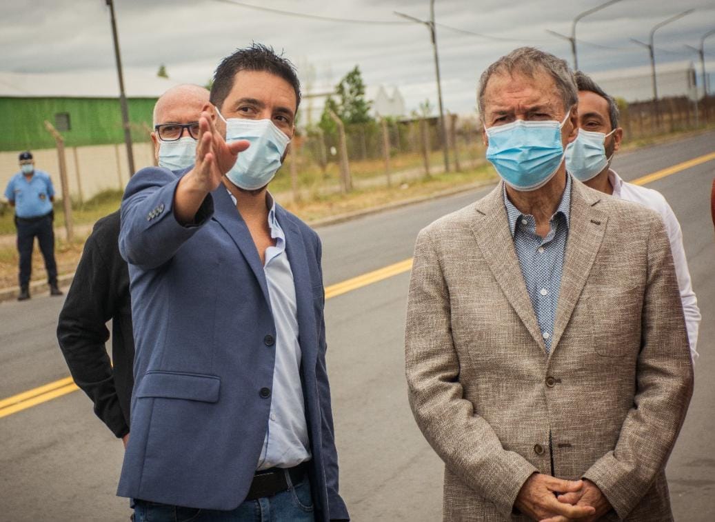 EL GOBERNADOR JUAN SCHIARETTI VISIT&Oacute; LA CIUDAD 