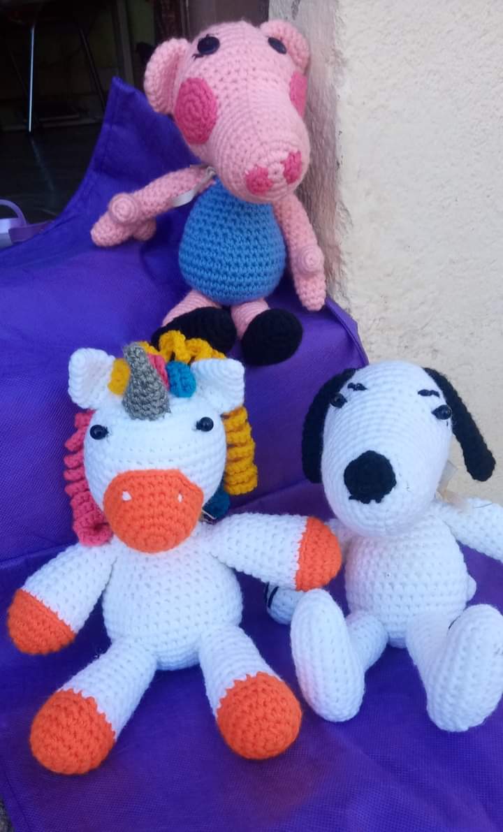 ESTE JUEVES MADRES DE LA LUCI&Eacute;RNAGA REALIZAN UNA MINI FERIA V&Iacute;SPERA DE REYES 
