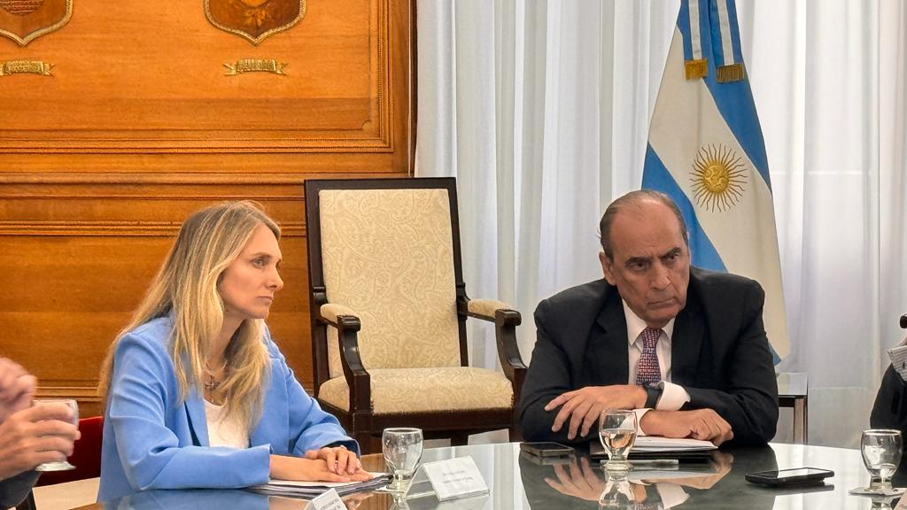 Preocupaci&oacute;n en el cluster manicero. La Diputada Nacional Gabriela Brouwer de Koning y los principales actores del sector, se reunieron con el Ministro del Interior, Guillermo Francos.