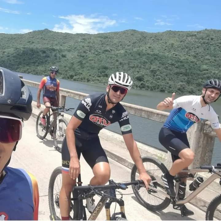 LIONEL SCALONI ESTUVO PEDALEANDO POR EMBALSE Y LA SEGUNDA USINA