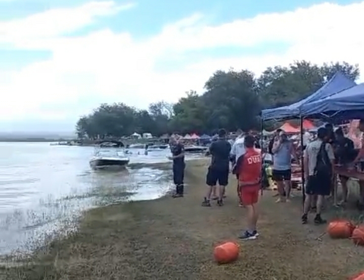 BUSCAN A UN HOMBRE QUE CAY&Oacute; DE UNA MOTO DE AGUA EN VILLA RUMIPAL 