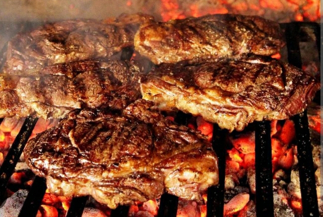 Federico Alba: Estamos conformes con las ventas de las fiestas, los cortes de asado y pollo fue lo que mas se vendió