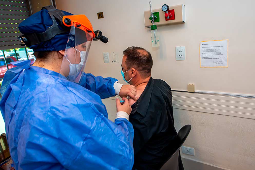  Comenz&oacute; el plan de inmunizaci&oacute;n del personal policial