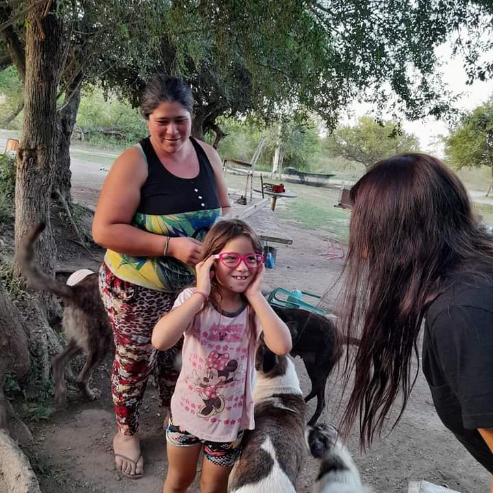 ROMINA CAREZZANO Y EL TRABAJO SOLIDARIO EN LOS ALBARROBOS