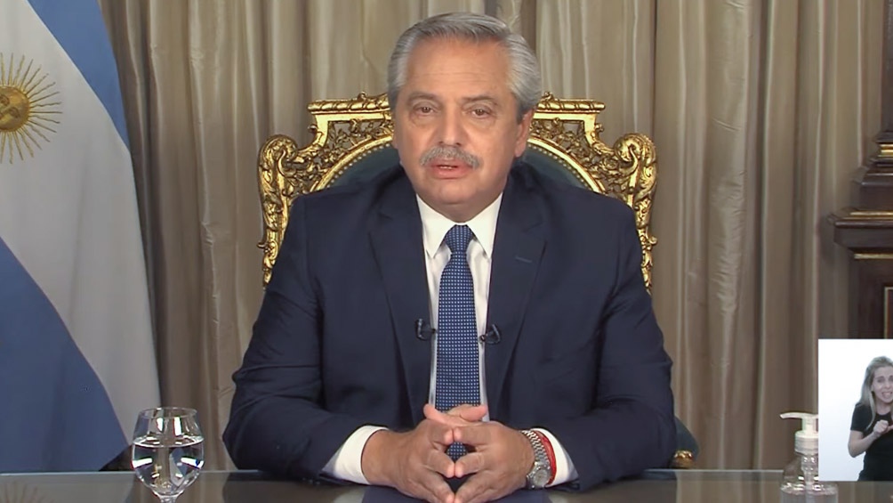 El Presidente en Cadena nacional llam&oacute; a "extremar los cuidados" para evitar un nuevo aislamiento