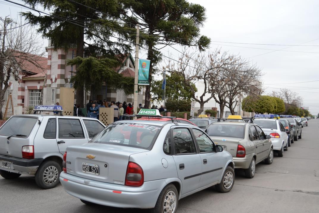 LOS PRESTADORES DE RADIO TAXI EST&Aacute;N EN DESACUERDO CON LA UNIFICACI&Oacute;N