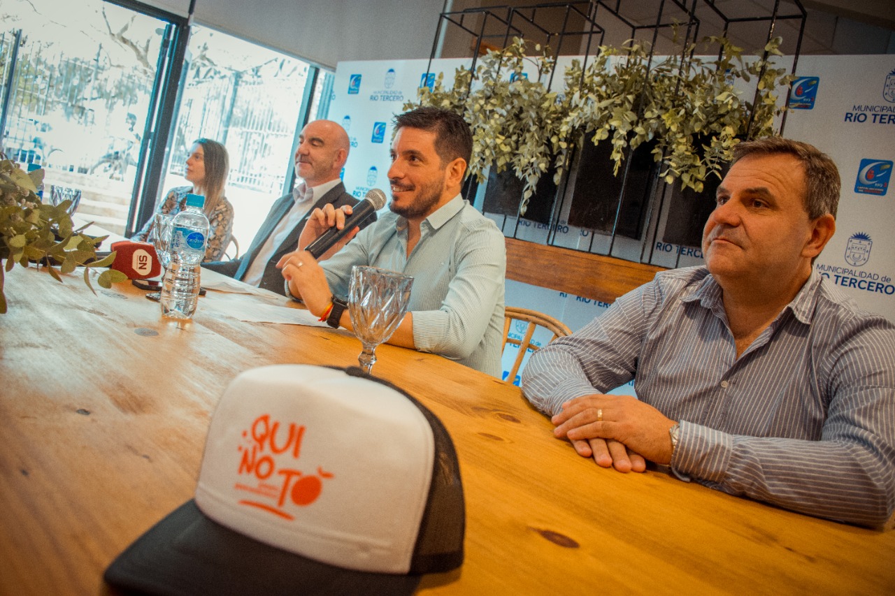 PRESENTACI&Oacute;N OFICIAL DEL PASEO GASTRON&Oacute;MICO *QUINOTO*