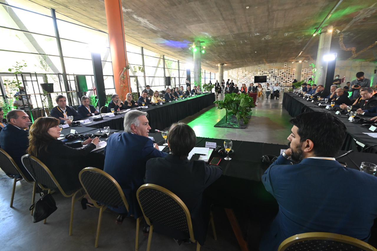 INTENDENTES DE TODO EL PA&Iacute;S DEBATIERON EN C&Oacute;RDOBA SOBRE *ESTRATEGIAS DE DESARROLLO ECON&Oacute;MICO EN ARMON&Iacute;A CON LA NATURALEZA*
