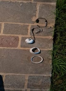 PARTE POLICIAL: DA&Ntilde;AN UNA C&Aacute;MARA Y UNA VENTANA EN VIVIENDA