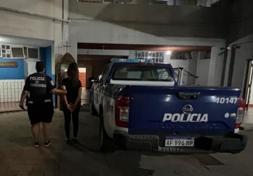 Parte policial: Mujer fue detenida por lesiones y amenazas a una menor en Plaza 20 de Junio
