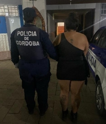 Parte policial: Mujer detenida por resistencia a la autoridad tras control de alcoholemia 