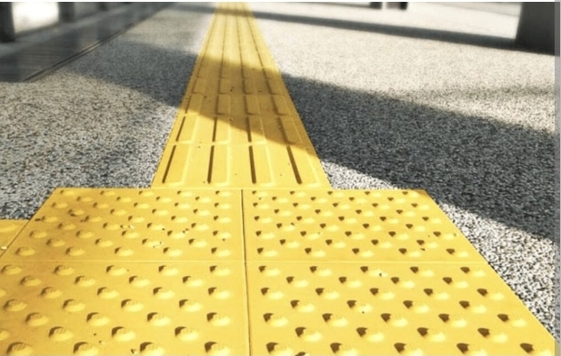 Baldosas podotáctiles en Río Tercero