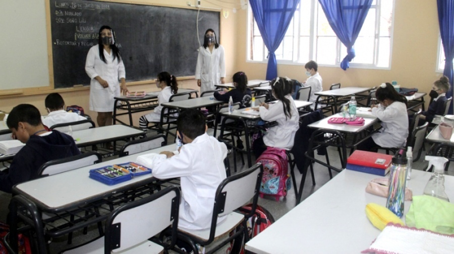 El Gobierno propone una hora m&aacute;s de clase por d&iacute;a en las escuelas primarias