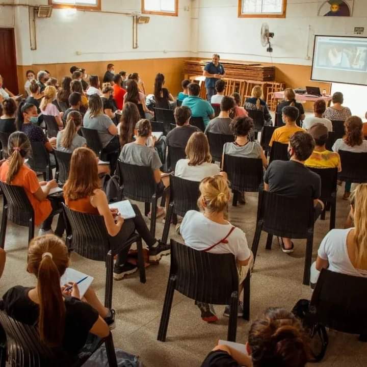 GRAN RESPUESTA VECINAL A LOS CURSOS PARA OBTENER LICENCIA DE CONDUCIR?