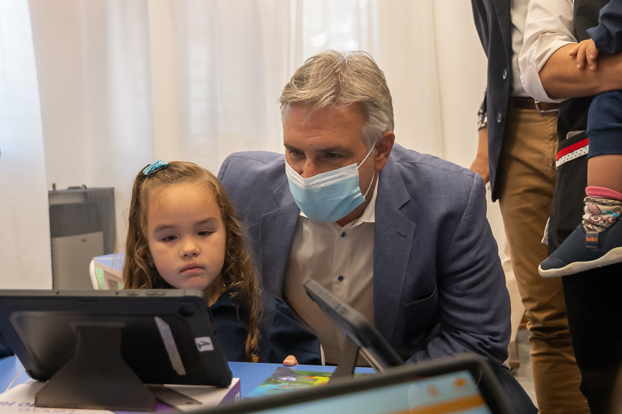 LLARYORA: CONSTRUIR AULAS ES IMPORTANTE, PERO CAMBIAR EL PLAN EDUCATIVO ES INDISPENSABLE