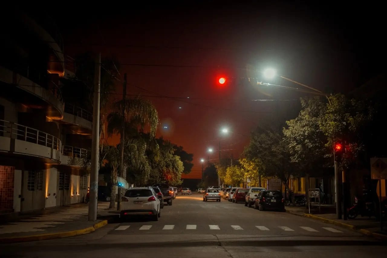 NUEVAS LUMINARIAS EN BARRIO MEDIA LUNA 