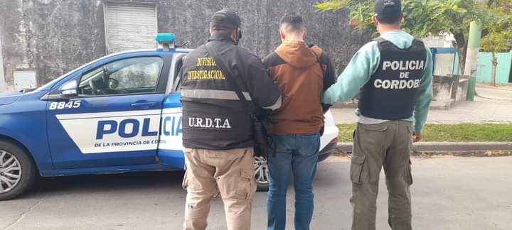 PARTE POLICIAL: 3 DETENIDOS POR ROBOS DE CAMIONETAS EN LA ZONA C&Eacute;NTRICA DE LA CIUDAD 