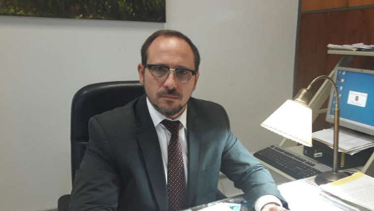 CAMBIO DE CAR&Aacute;TULA EN EL CASO DEL PEQUE&Ntilde;O GINO