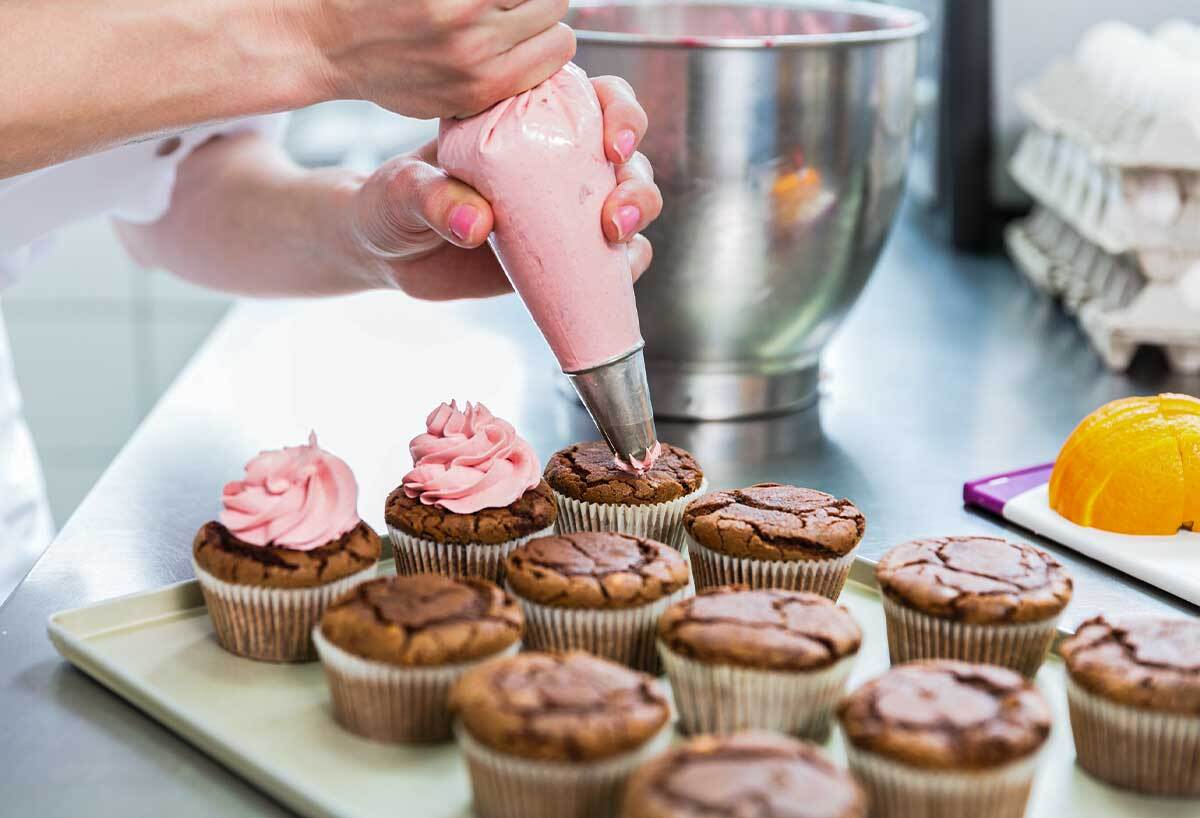 M&Aacute;S DE 1500 PERSONAS SE INSCRIBIERON PARA LOS CURSOS DE OFICIO