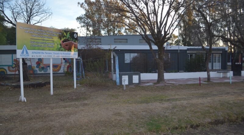 ANOCHE ENTRARON A ROBAR EN APADIM