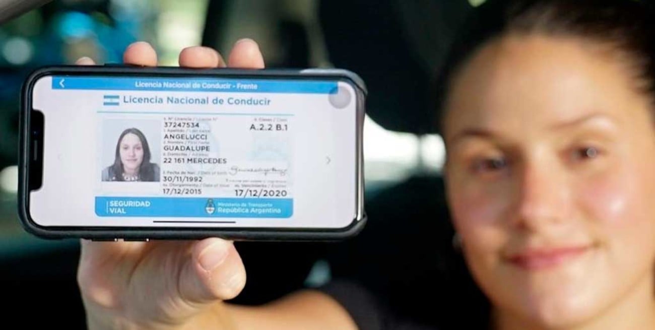 NOTICIAS + IVA : &iquest;ES V&Aacute;LIDA LA LICENCIA DIGITAL PARA CONDUCIR?