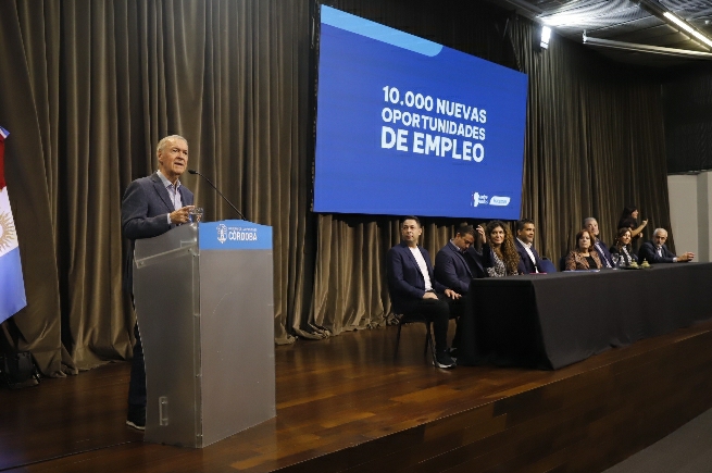 Schiaretti lanz&oacute; el programa XM&Iacute; con 10.000 oportunidades de empleo y formaci&oacute;n