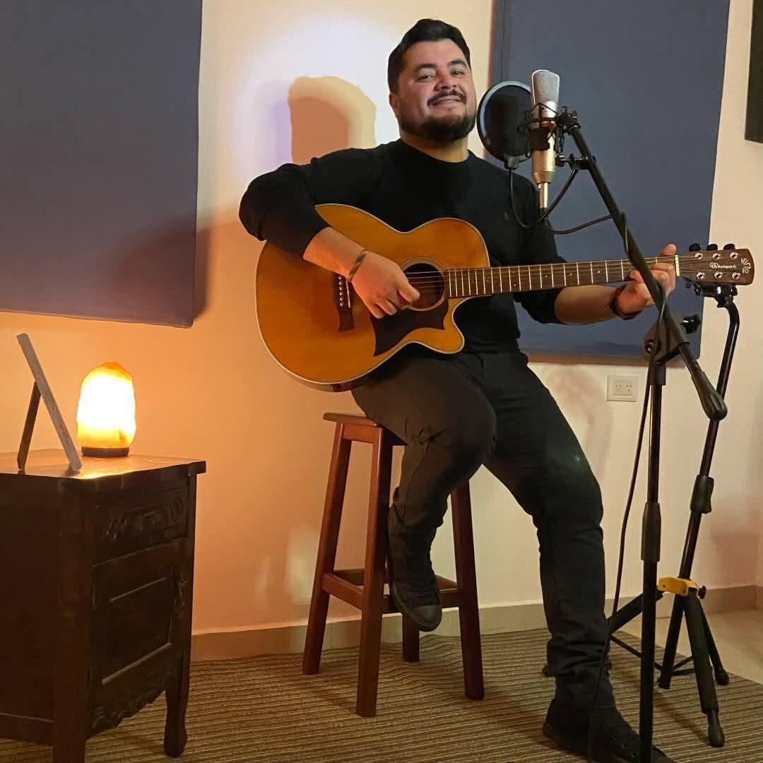 Maxi Vilchez, entre los ganadores del certamen *Córdoba es mi canción* con Paraje Díaz