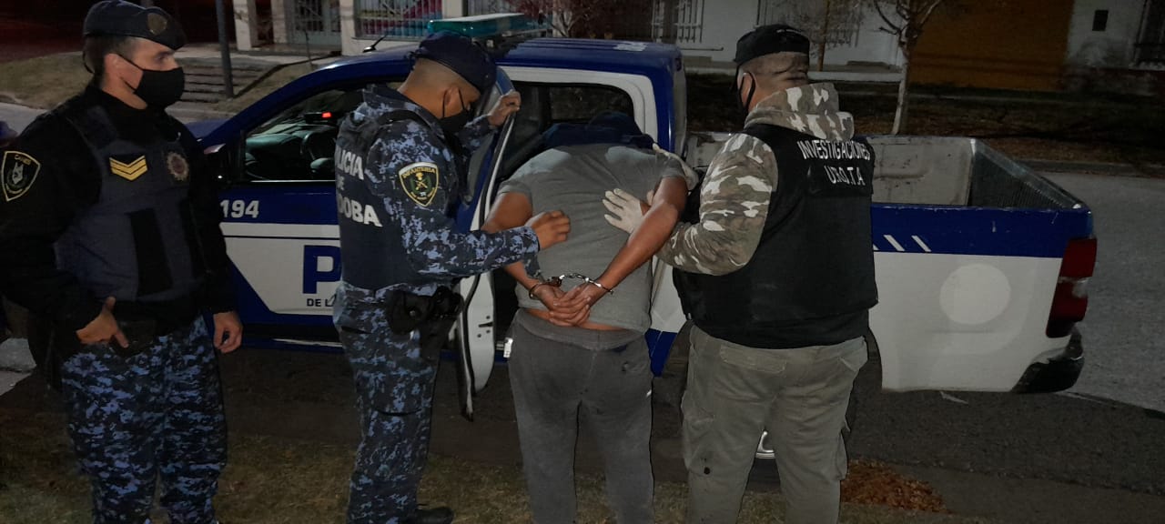 PARTE POLICIAL: DA&Ntilde;O EN EL SAL&Oacute;N COMUNITARIO, SECUESTRO DE VEH&Iacute;CULO, HURTO, ALLANAMIENTO Y SECUESTRO DE ELEMENTOS  