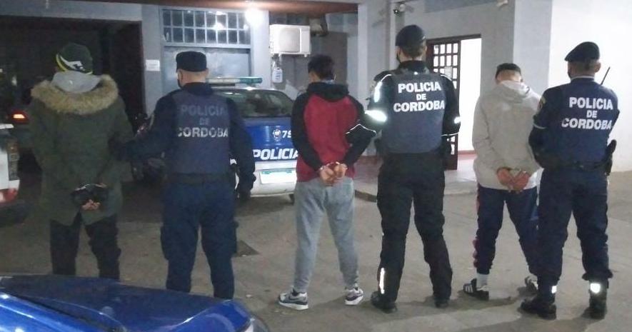 PARTE POLICIAL DEL FIN DE SEMANA: FIESTA CLANDESTINA, 11 DETENIDOS POR NO CUMPLIR CON EL DNU, SECUESTRO DE MOTOCICLETAS, DETENIDOS POR ESC&Aacute;NDALOS 