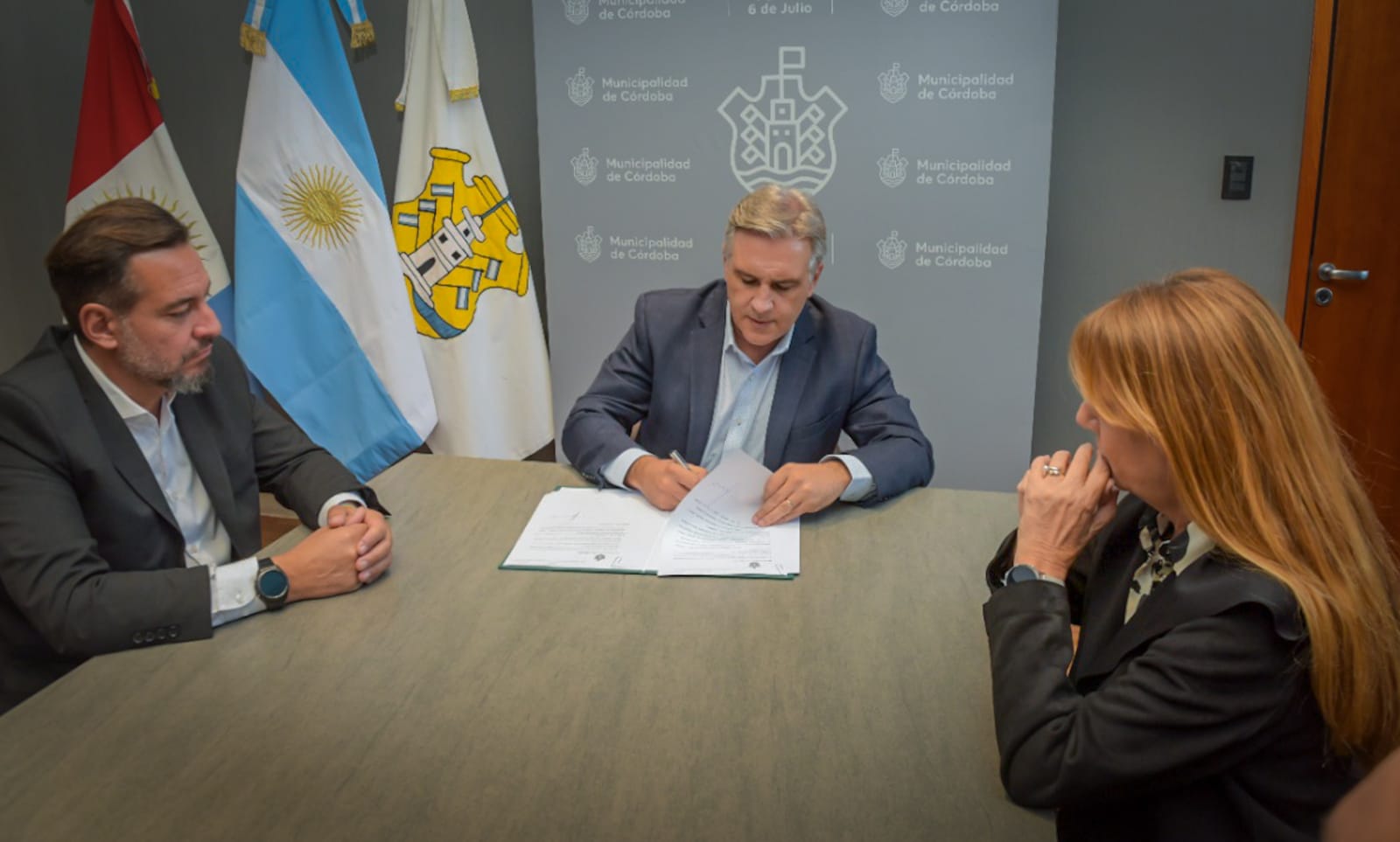 LLARYORA IMPULSA LA LICENCIA DE CONDUCIR DIGITAL PARA LA CIUDAD DE C&Oacute;RDOBA