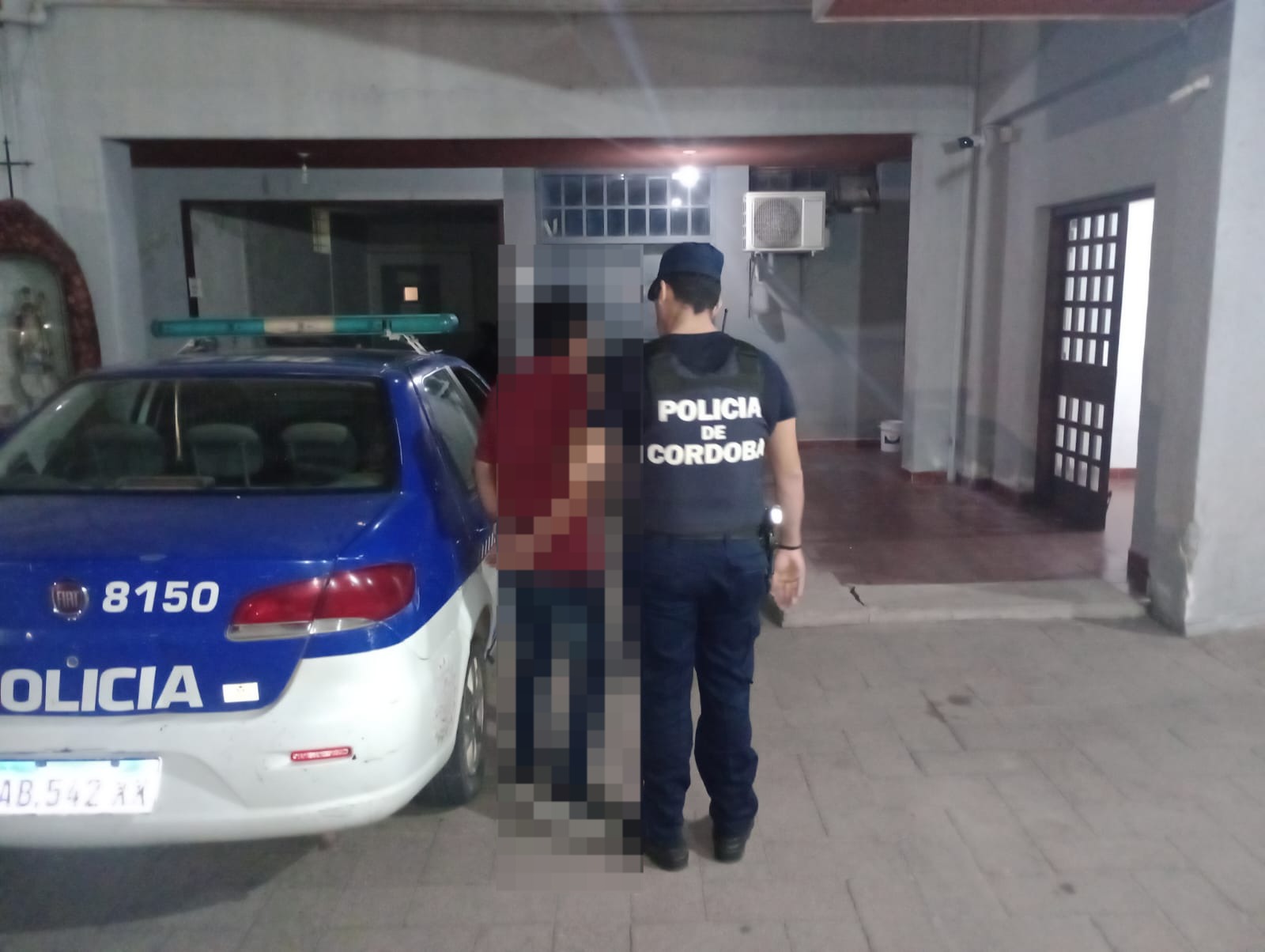PARTE POLICIAL: DETIENEN A MASCULINO DE C&Oacute;RDOBA POR SUSTRAER LATAS DE CERVEZAS DE UN LOCAL COMERCIAL 
