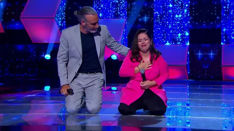 LA RIOTERCERENSE YANINA GALEASSI OBTUVO EL PUNTAJE PERFECTO EN CANTA CONMIGO AHORA 