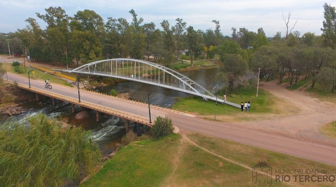 NUEVA PASARELA PARA EL BALNEARIO MUNICIPAL