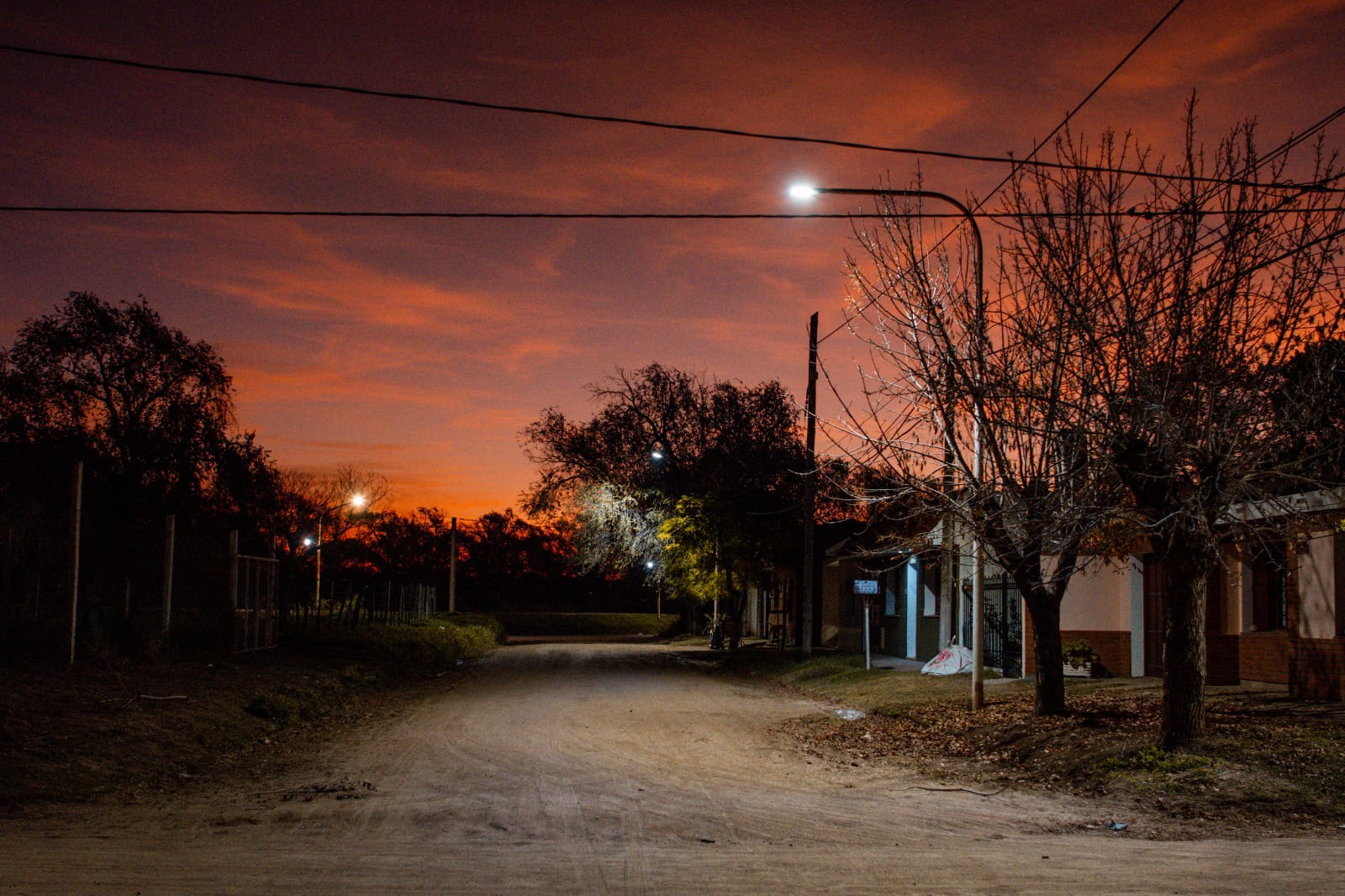 EN BARRIO SARMIENTO EL MUNICIPIO COLOC&Oacute; EL 100% DE LUMINARIAS LED