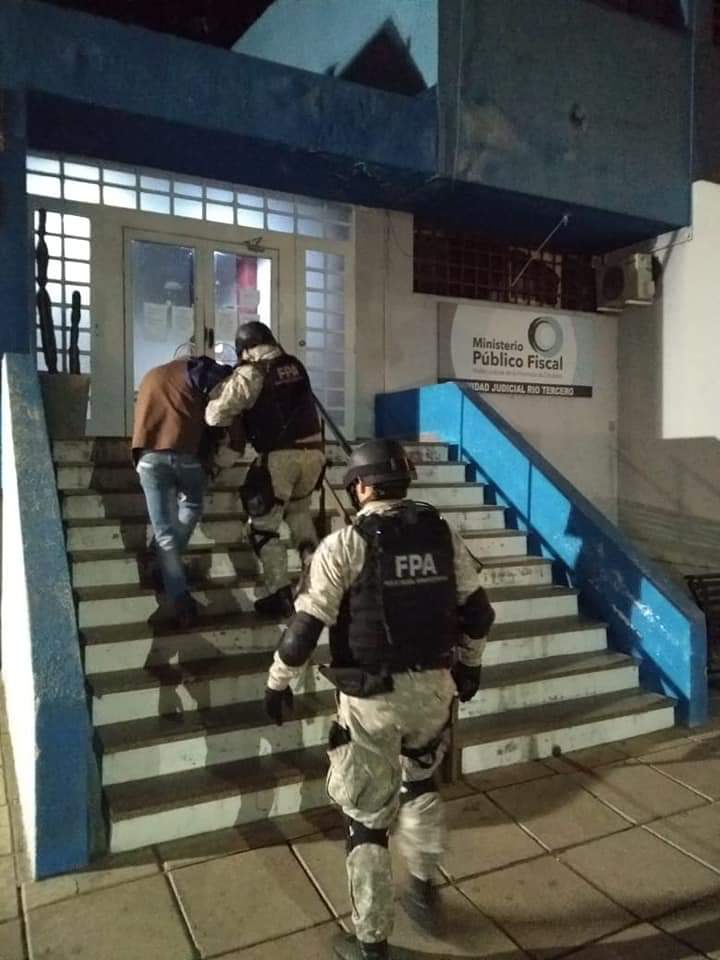 R&Iacute;O TERCERO: FUE DETENIDA CON M&Aacute;S DE 250 DOSIS DE COCA&Iacute;NA EN UN REMIS