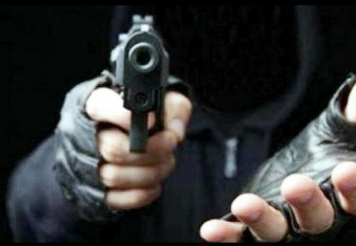 Robo a mano armada en Barrio Norte 