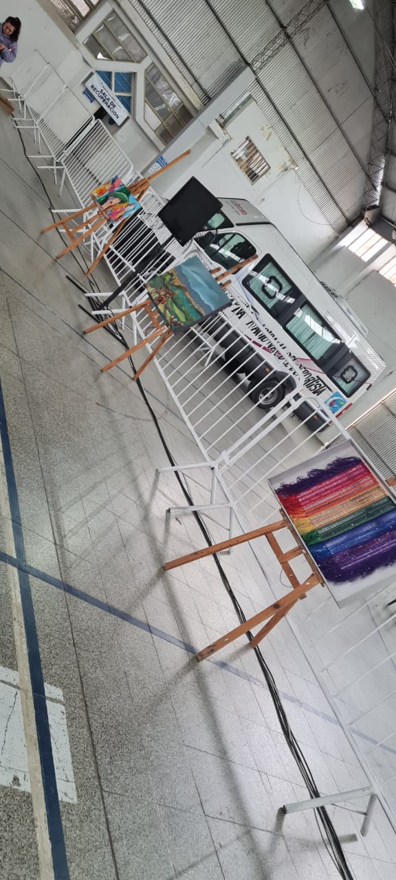 CurArte &ndash; cultura como una vacuna- propuesta de visibilizaci&oacute;n de arte local en el vacunatorio del Polideportivo Municipal.