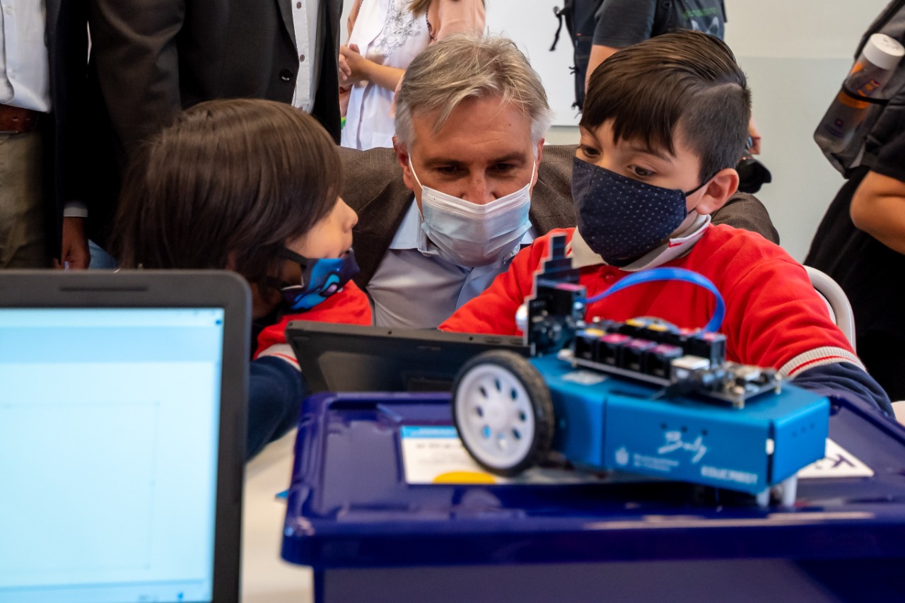 ESTUDIANTES DE LAS ESCUELAS DE LA MUNICIPALIDAD DE C&Oacute;RDOBA ACCEDER&Aacute;N A CONTENIDOS PARA EL DESARROLLO DE HABILIDADES TECNOL&Oacute;GICAS Y DIGITALES