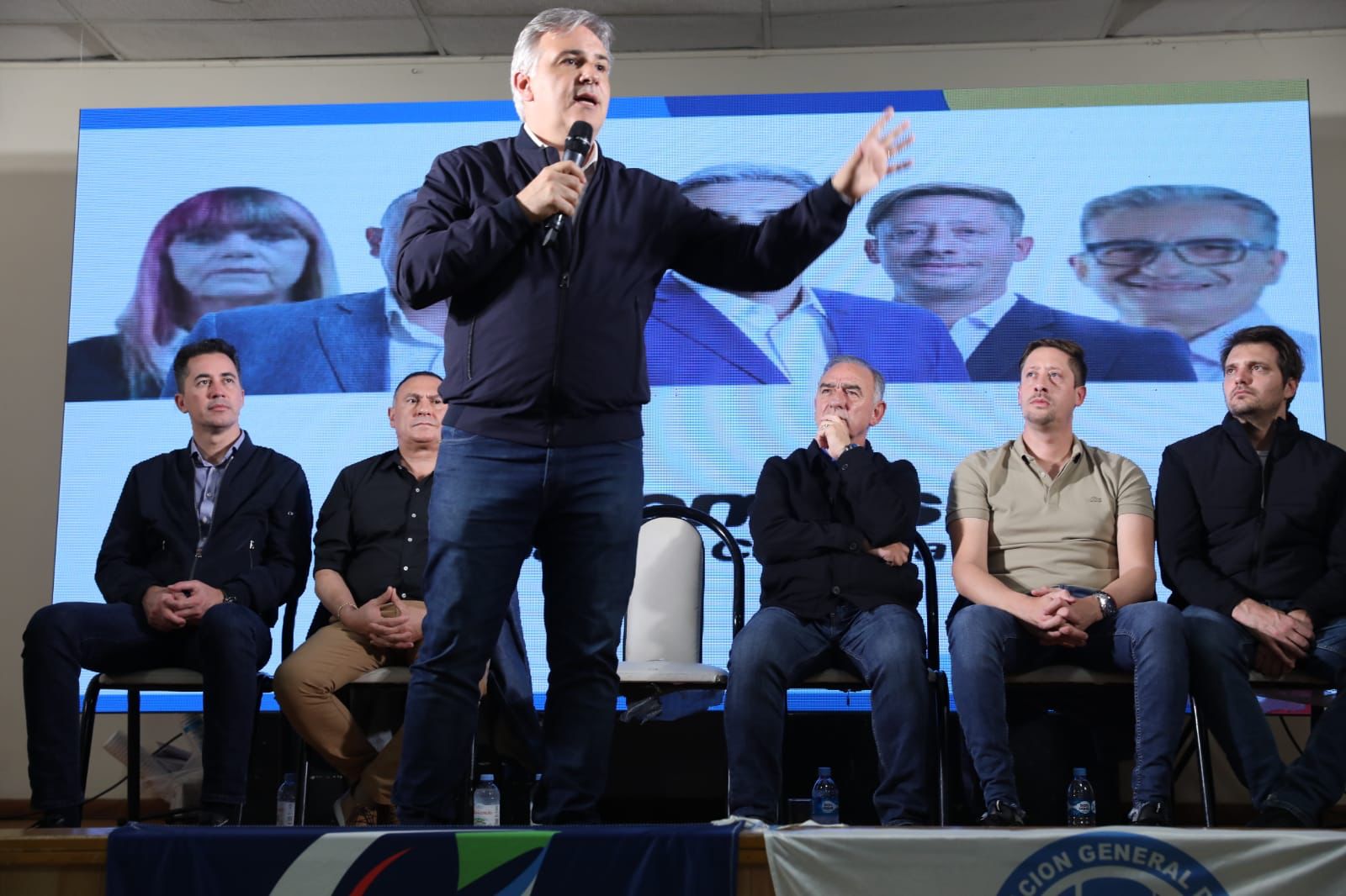 *Mart&iacute;n Llaryora, presente en el cierre de campa&ntilde;a Pecho Lop&eacute;z y lanzamiento de campa&ntilde;a de los candidatos a legisladores por Tercero Arriba*