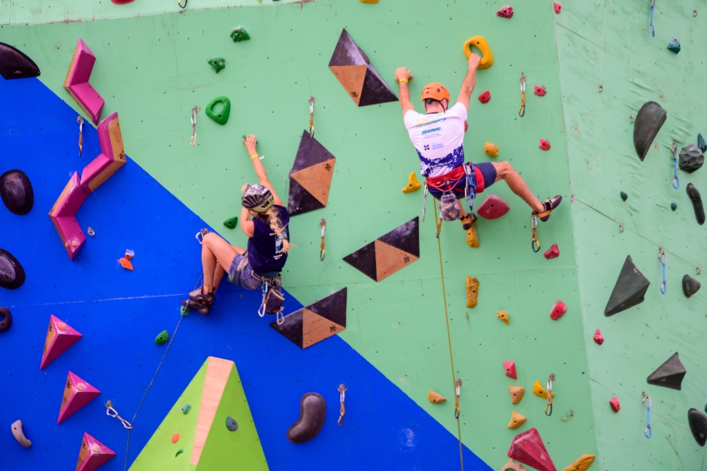 SE VIENE *C&Oacute;RDOBA JUEGA DEPORTES URBANOS* : DIVERTIRSE COMPITIENDO 