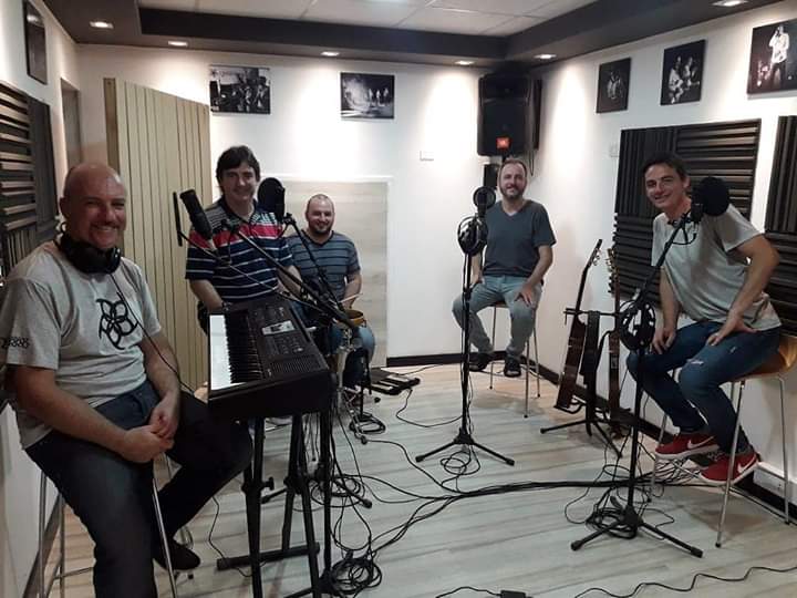 Los Hermanos Querro celebraron 24 a&ntilde;os con la m&uacute;sica.