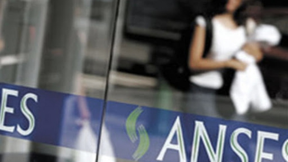 Desde este jueves 880 mil beneficiarios de la AUH cobrar&aacute;n un plus de m&aacute;s de 7 mil pesos