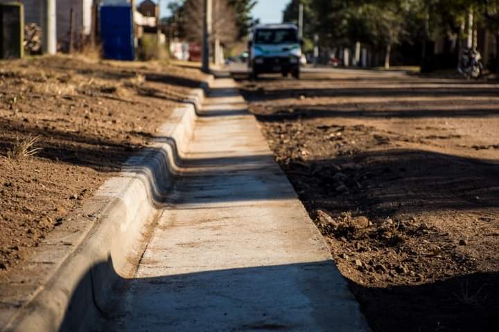 EN UN PLAZO DE 30 A 50 D&Iacute;AS COMENZAR&Iacute;A  EL ADOQUINADO DE CASTAGNINO