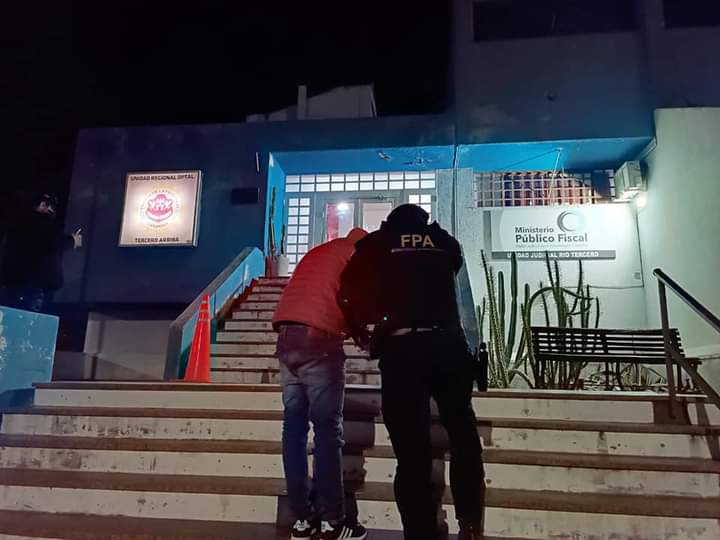 RIO TERCERO: CON COCA&Iacute;NA Y MARIHUANA, FPA DETUVO A &ldquo;DELIVERY DE DROGAS&rdquo;