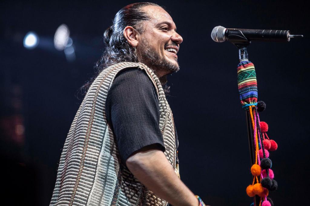 NOTICIAS +IVA: EL INDIO ROJAS GRABARA UN TEMA CON LA CANTANTE DE CUARTETO EUGENIA QUEVEDO 