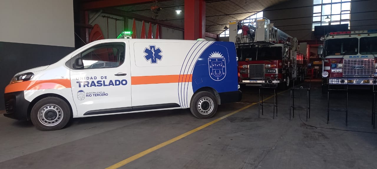 LA MUNICIPALIDAD ENTREG&Oacute; UNA UNIDAD DE TRASLADO A BOMBEROS
