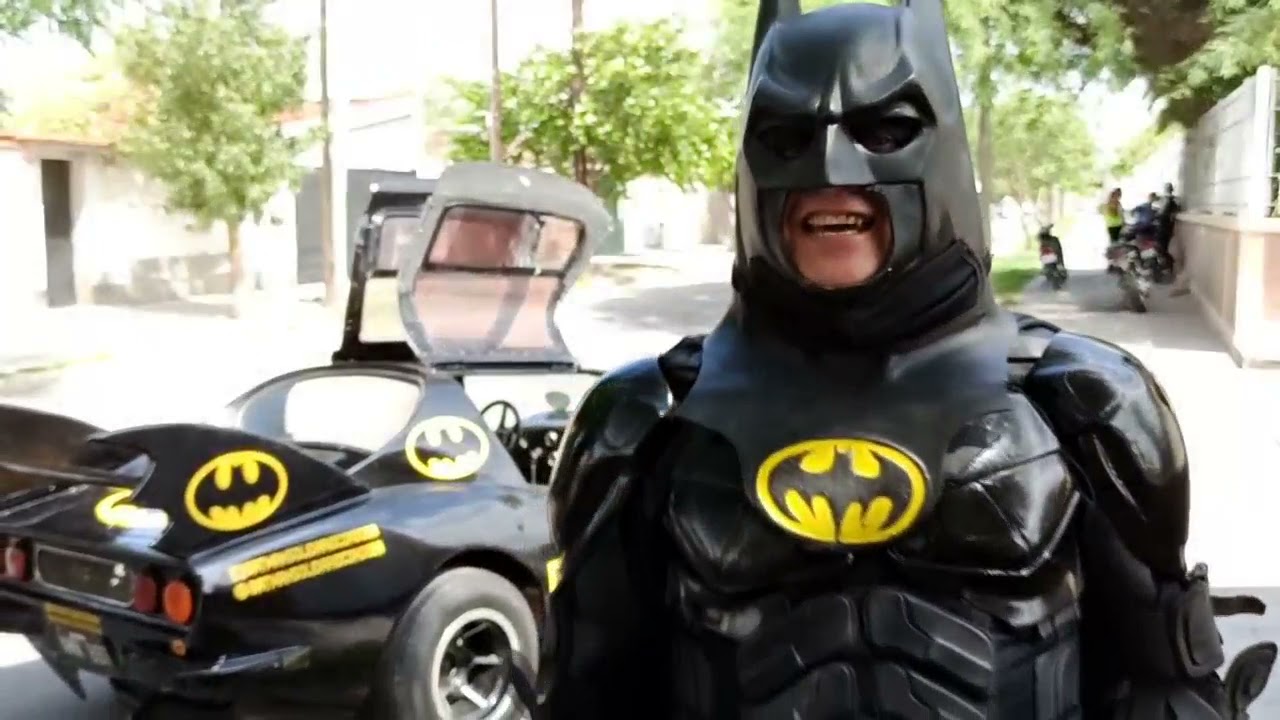 NOTICIAS + IVA: BATMAN SOLIDARIO RECAUDA TELEVISORES PARA EL HOSPITAL DE NI&Ntilde;OS DE C&Oacute;RDOBA 