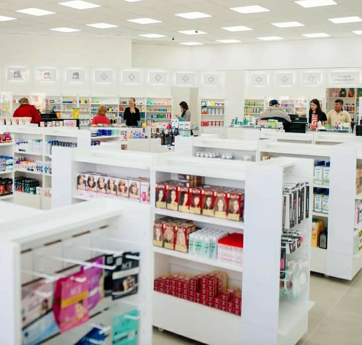 FARMACIAS PASTERIS BRINDA CADA VEZ MAS SERVICIOS A SUS CLIENTES