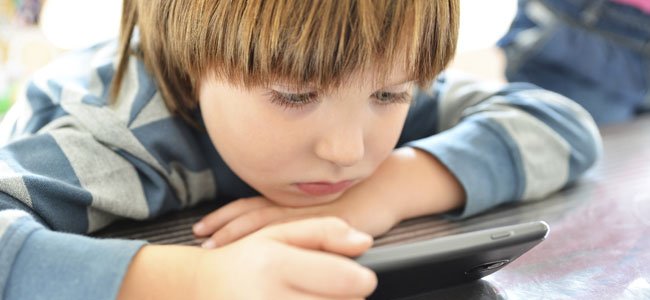 SOLEDAD FRANCISETTI: DEBEMOS CONOCER EL RIESGO DE UTILIZAR LAS REDES SIN CONTROL PARENTAL